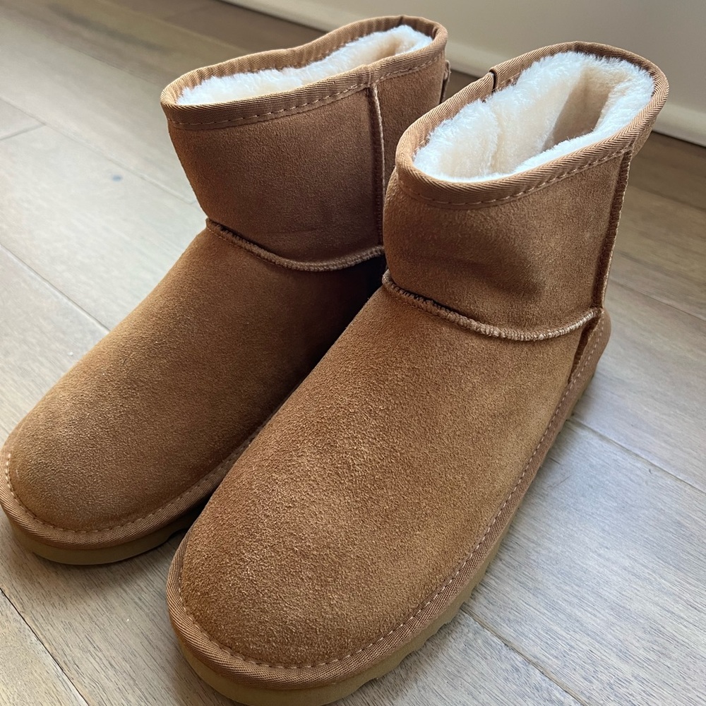 Size 8 imitation UGGs